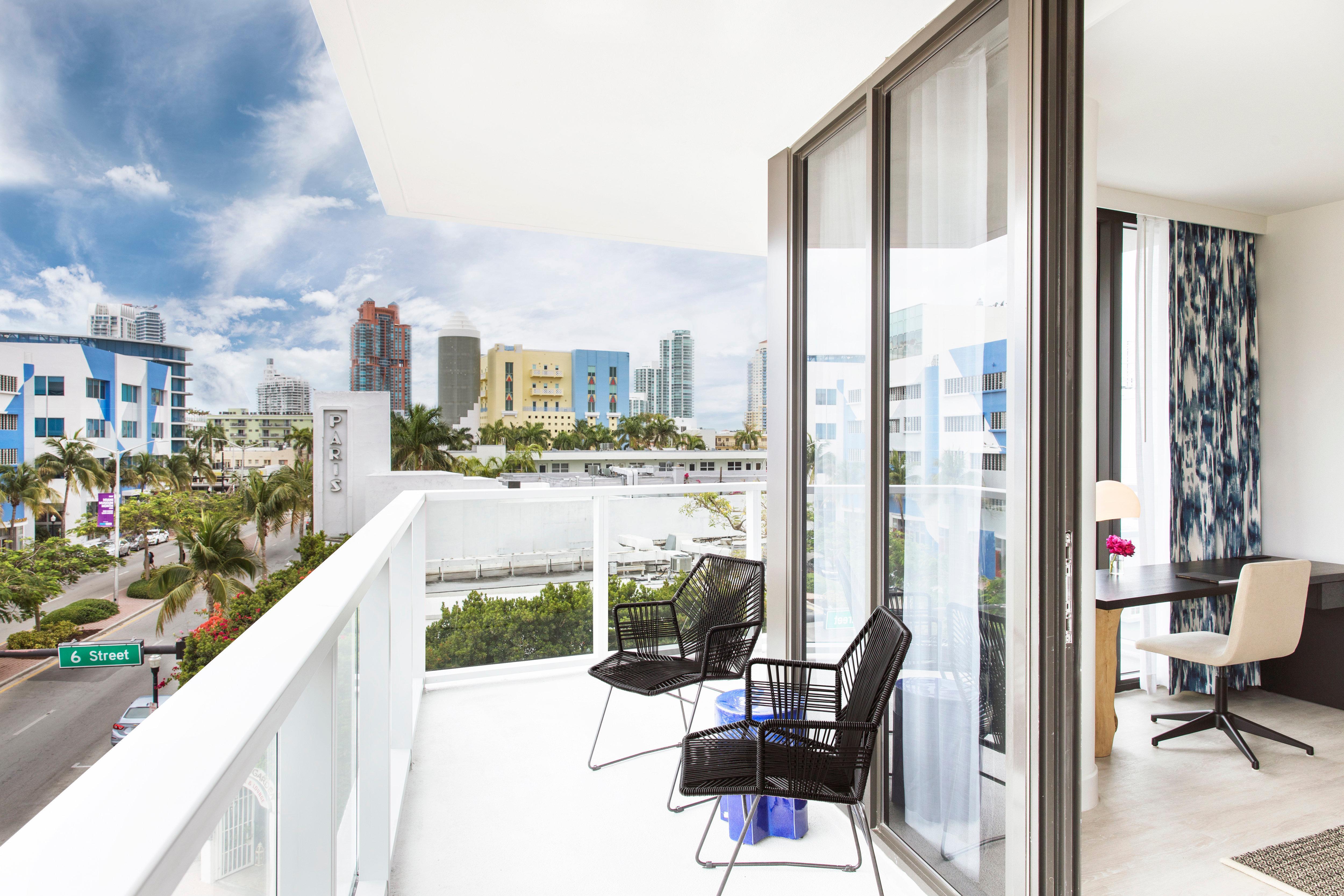 Kimpton Angler'S Hotel South Beach By Ihg Μαϊάμι Μπιτς Εξωτερικό φωτογραφία A balcony at the SLS Brickell